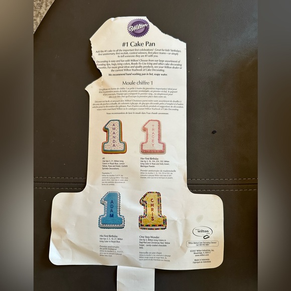 WILTON #1 cake pan with book- 2105-1194 - Picture 5 of 6